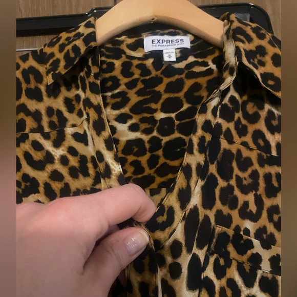 NWOT-silky animal print blouse - Picture 4 of 5